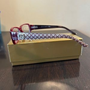 Meet your Posher, Madeline